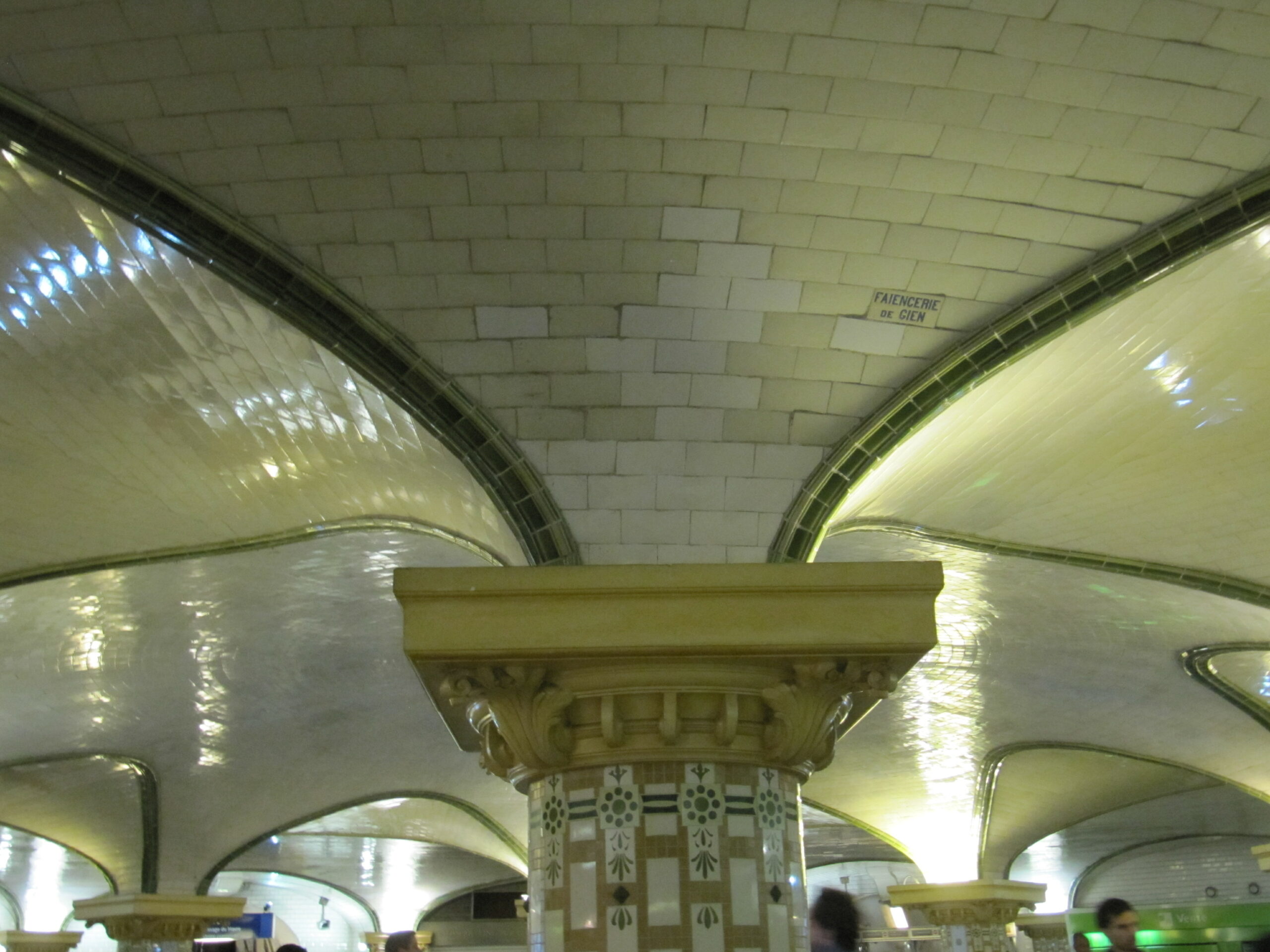 Station Saint-Lazare : carreaux Gien