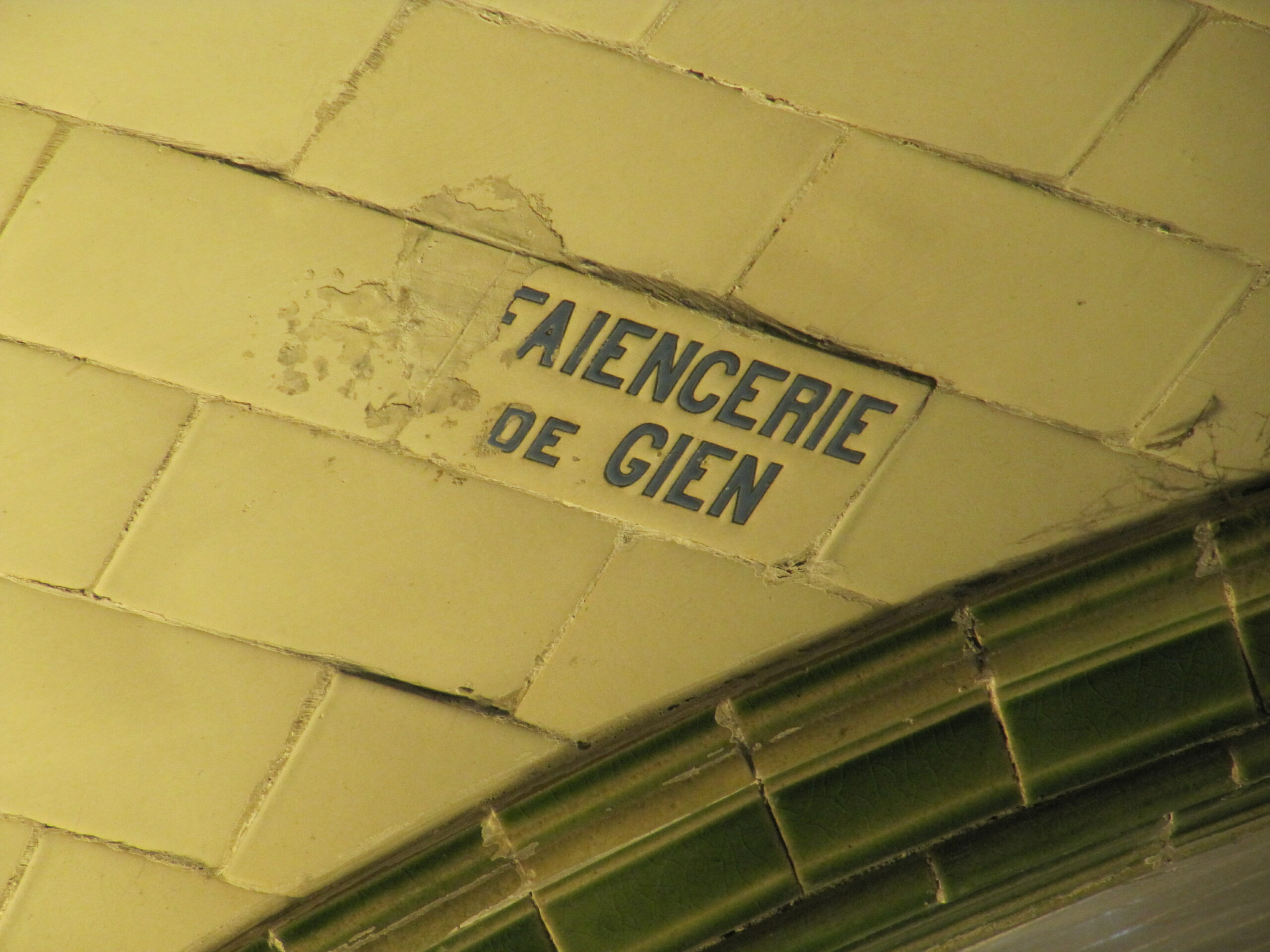 Station Saint-Lazare : marque Gien